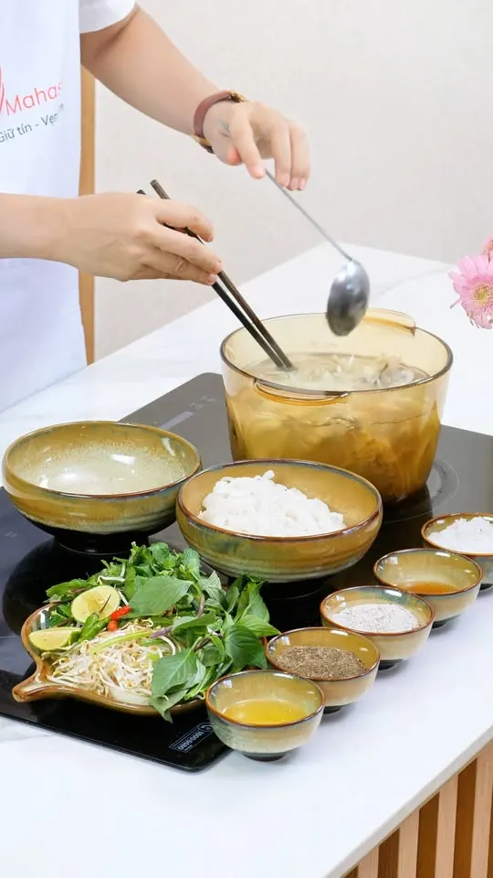 PHỞ GÀ DINH DƯỠNG CHO BÉ ĂN SÁNG